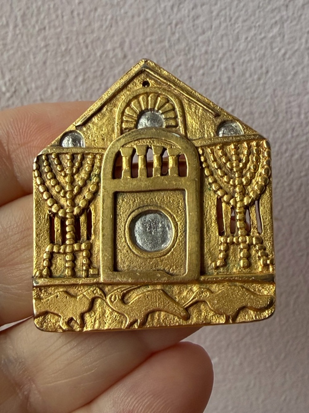 VINTGE MMA METROPOLITAN MUSEUM OF ART SYNAGOGUE JEWISH TEMPLE PENDANT BROOCH PIN - Picture 11 of 16